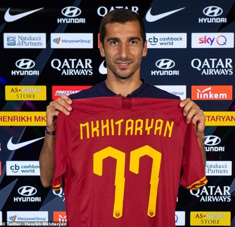 Mkhitaryan veste camisa 77 da Roma 