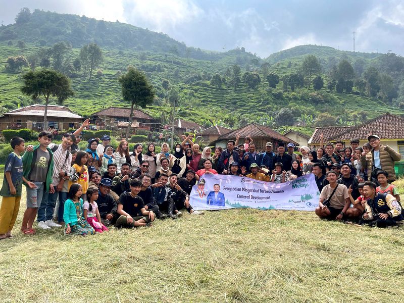 Yayasan Pemuda Melaju berkolaborasi dengan DPD KNPI Kabupaten Bandung melakukan kegiatan sosial pengabdian masyarakat berbasis Human Centered Development di Kp. Cicacing Desa Sugihmukti, Kec. Pasir Jambu, Kab. Bandung, Jawa Barat.  