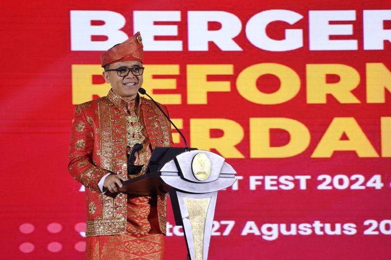 Kementerian Pendayagunaan Aparatur Negara dan Reformasi Birokrasi menyelenggarakan ASN Talent Fest 2024 dan Anugerah ASN 2203 di Jakarta, Selasa (27/08). Dalam kesempatan ini, Menteri PANRB Abdullah Azwar Anas menyampaikan mengenai manajemen ASN, khususnya terkait mobilitas talenta ASN serta penghargaan tertinggi bagi ASN melalui Anugerah ASN. Foto: kar/nan/HUMAS MENPANRB