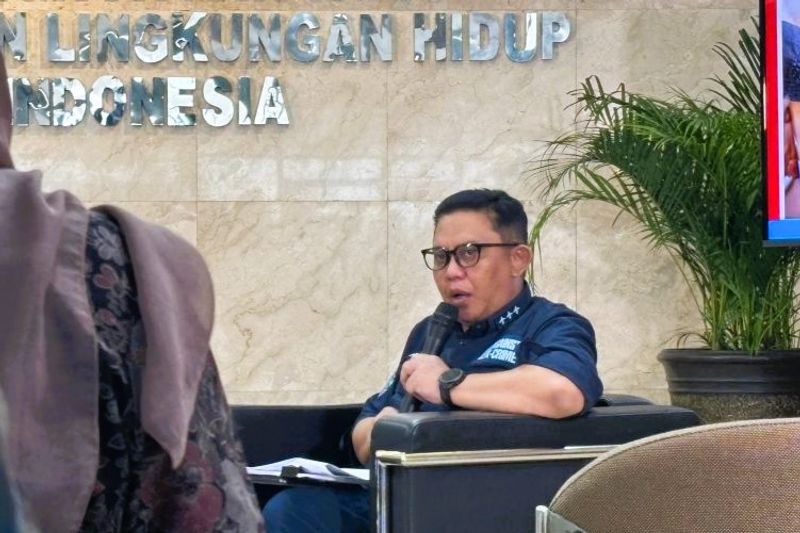 Deputi Bidang Penegakan Hukum KLH Rizal Irawan dalam konferensi pers terkait penegakan hukum KEK Lido yang digelar di Jakarta, Jumat (7/2/2025) ANTARA/Prisca Triferna