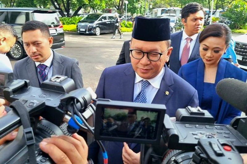 Rosan Perkasa Roeslani tiba di Istana Kepresidenan Jakarta, Senin (24/2/2025). ANTARA/Mentari Dwi Gayati/aa
